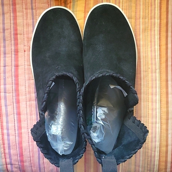 UGG Koolaburra Rilee black suede pull on ankle boot Size 9 - Picture 9 of 10